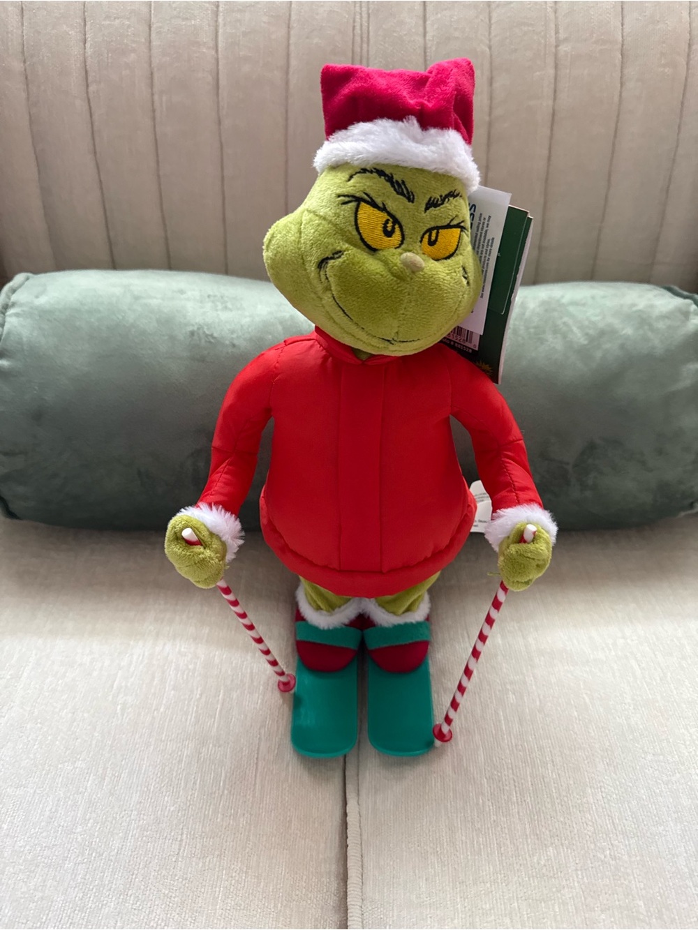 The Grinch animated greeter skiing Holiday - Green and Red